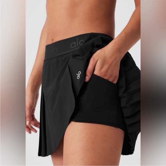 ALO Yoga Aces Tennis Pleated Skirt Black XS excellent condition - Picture 3 of 8